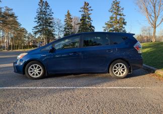 Toyota Prius v car