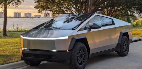 Tesla Cybertruck 2025
