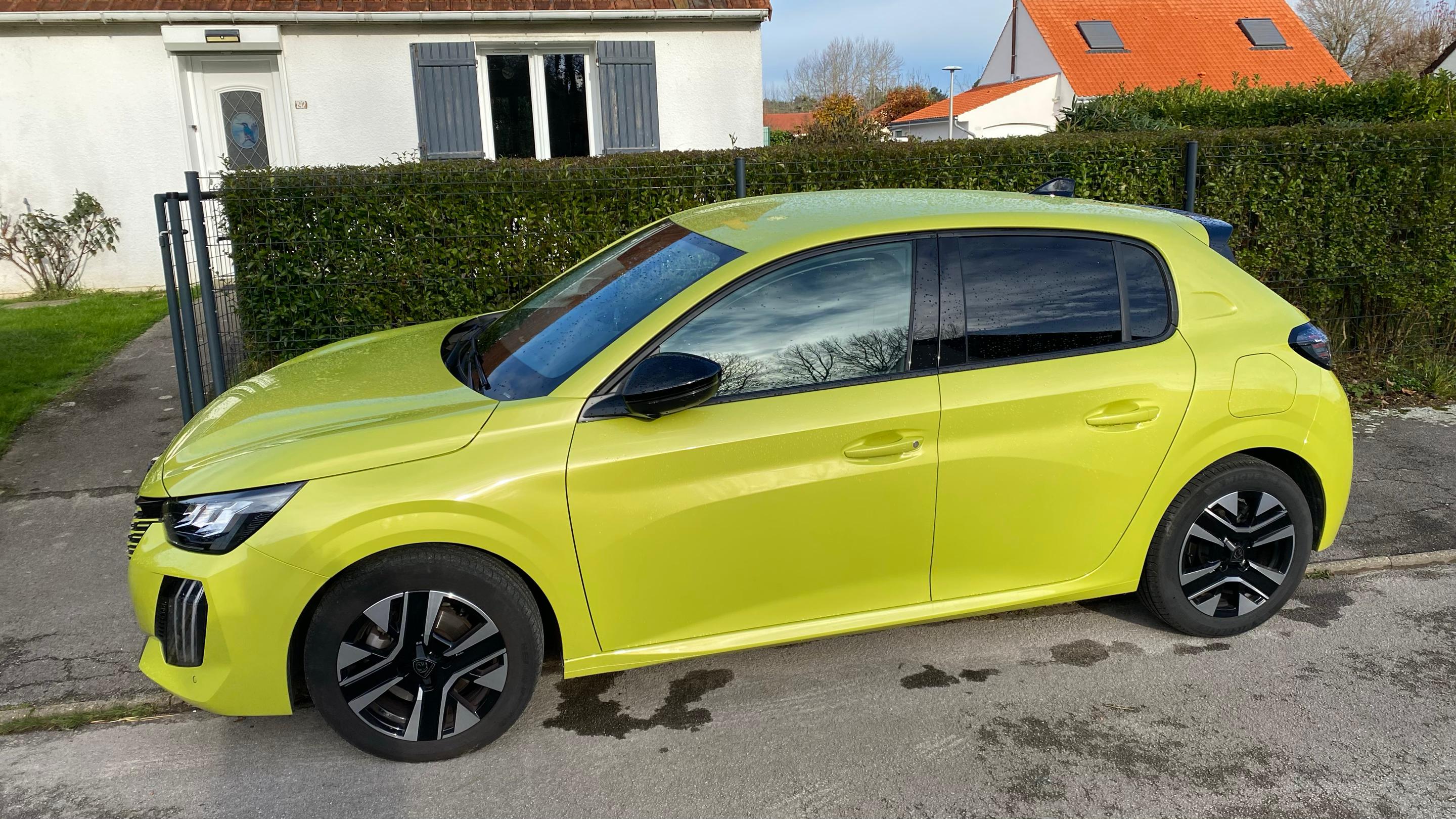 Peugeot 208 2024 à Rang-du-fliers