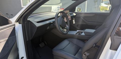 Tesla Model Y 2026