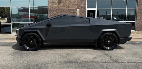 Tesla Cybertruck 2025