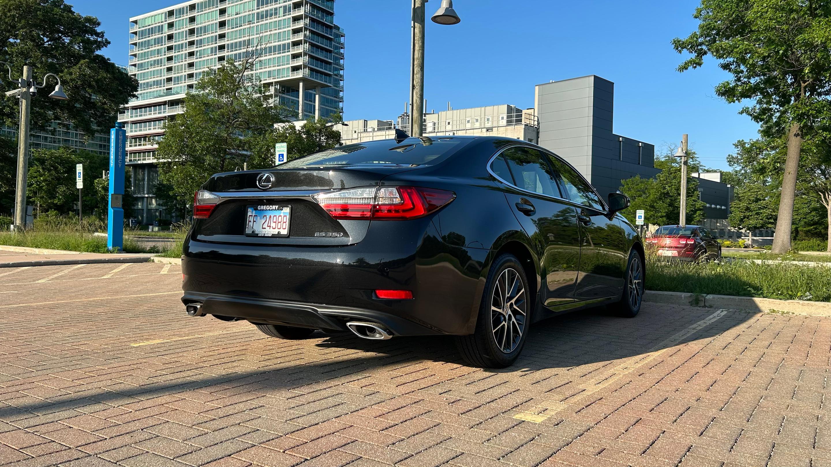Lexus ES 2016 in Skokie, IL