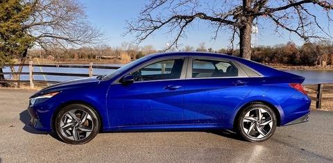 Hyundai Elantra 2022