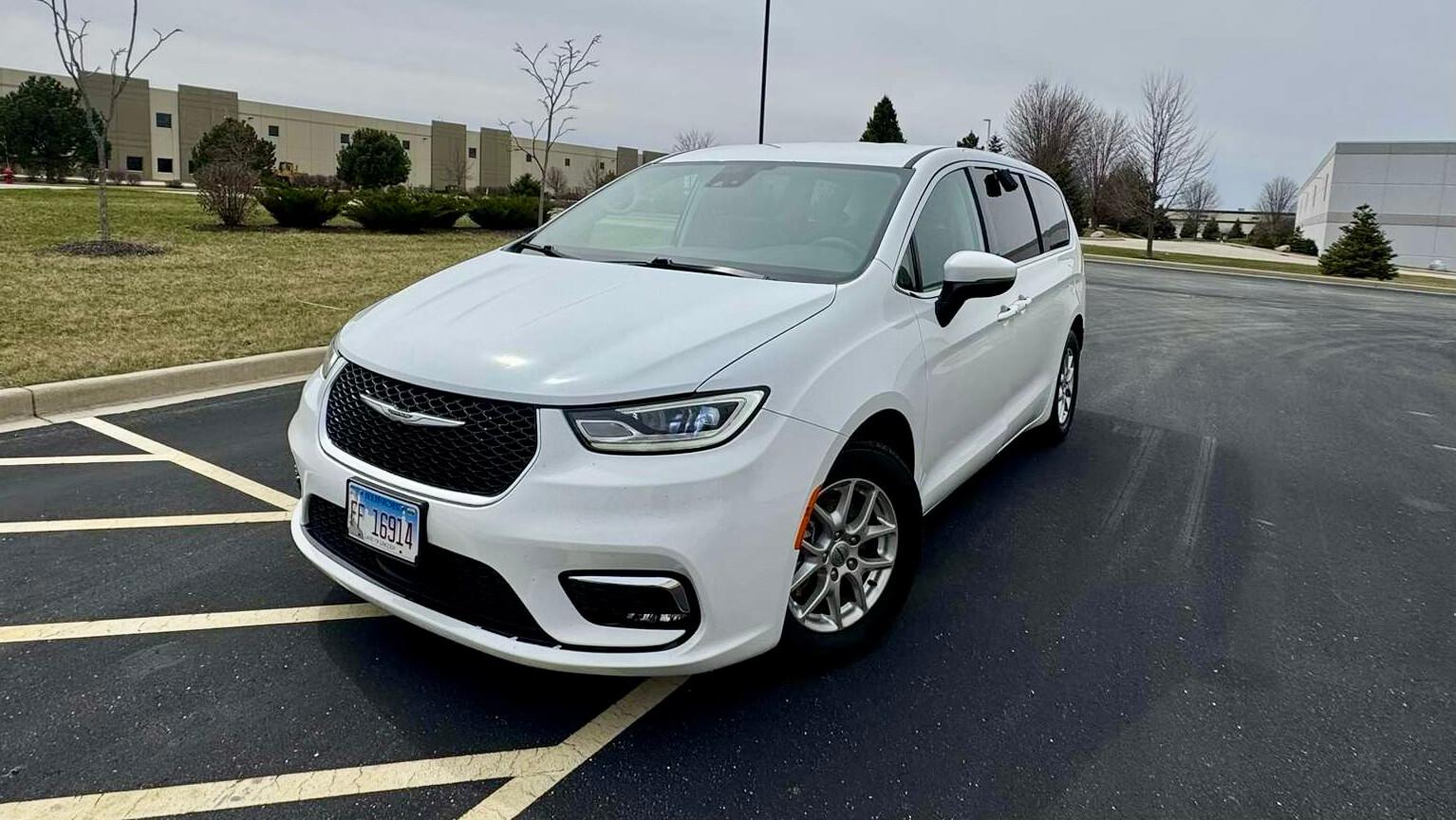 Chrysler Pacifica 2023 in Gurnee, IL