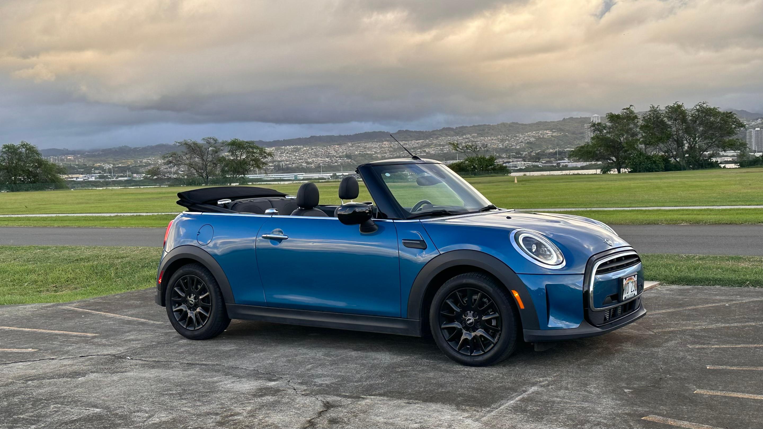 MINI Convertible 2023 in Honolulu, HI