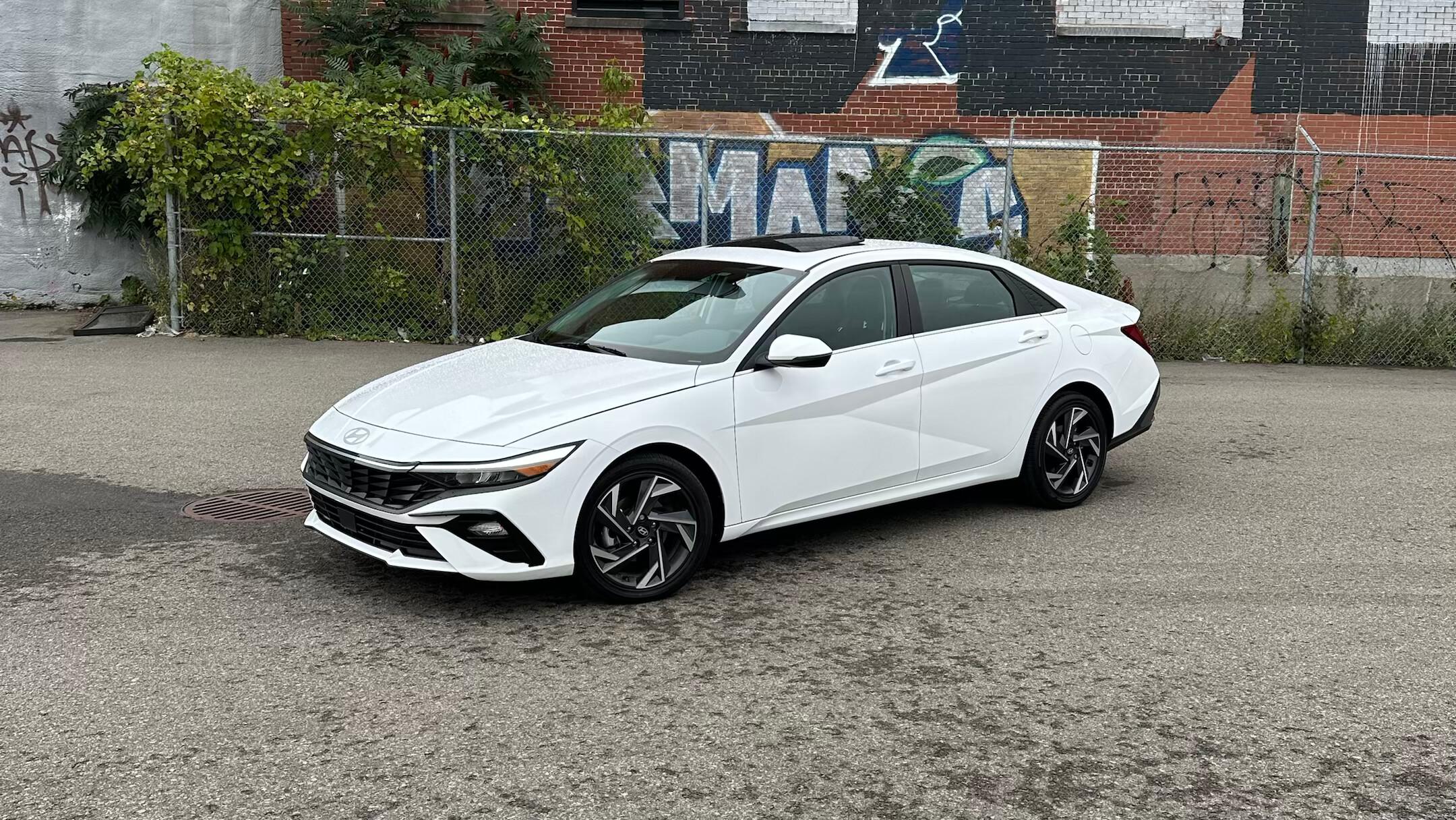 Hyundai Elantra Hybrid 2024 à Montréal, QC