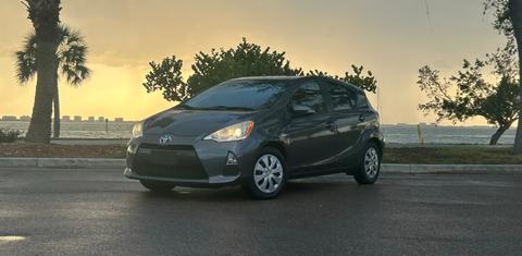 Toyota Prius c 2014
