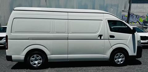 Toyota HIACE 2016
