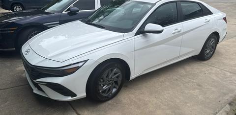 Hyundai Elantra Hybrid 2026