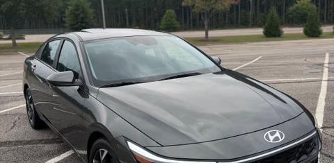 Hyundai Elantra 2024