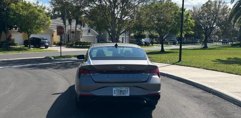 Hyundai Elantra 2023