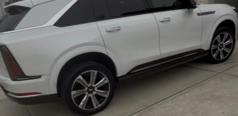 Cadillac Escalade IQ 2025