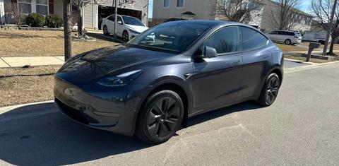 Tesla Model Y 2025