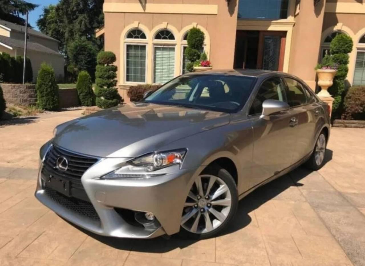 Lexus IS 2015 in 