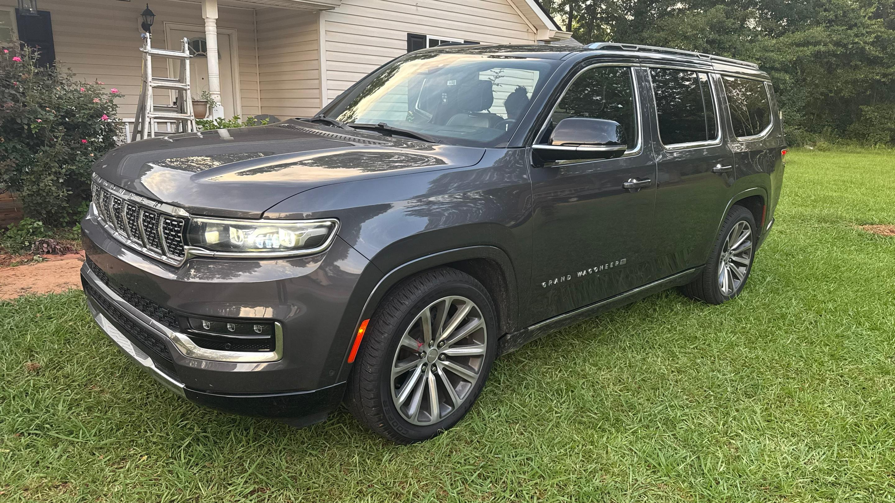 Jeep Grand Wagoneer 2023 in 