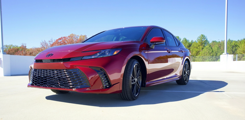 Toyota Camry Hybrid 2026