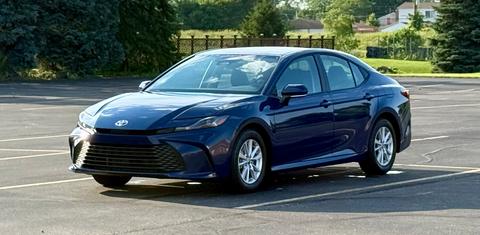 Toyota Camry Hybrid 2025