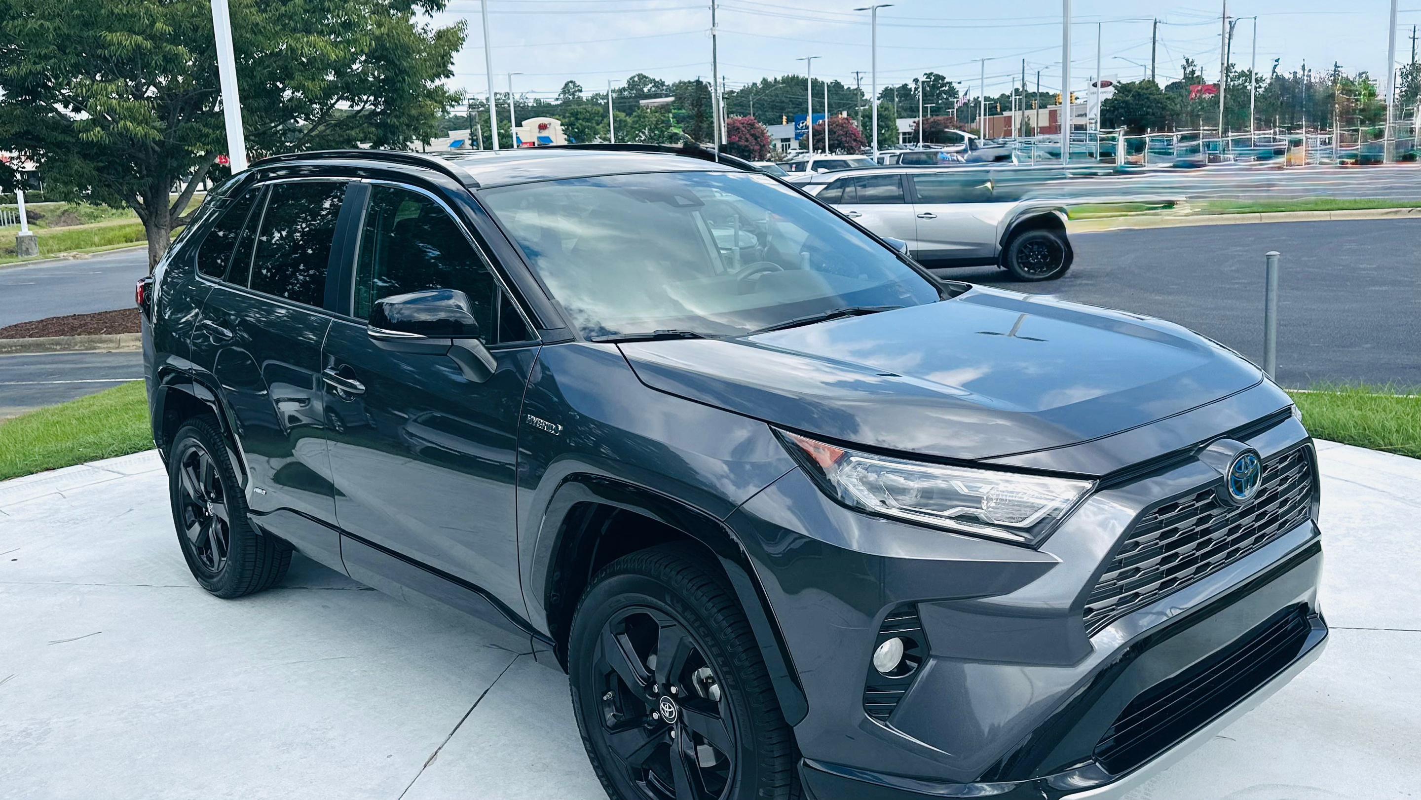 Toyota RAV4 Hybrid 2019 in Essex Junction, VT