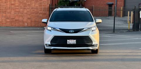 Toyota Sienna 2024