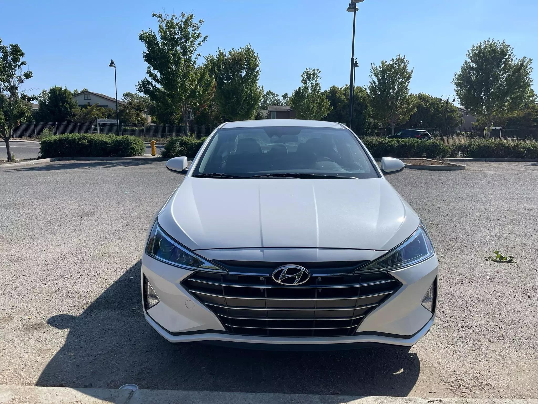 Hyundai Elantra 2020 in 
