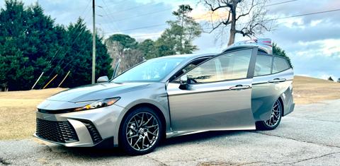 Toyota Camry Hybrid 2025