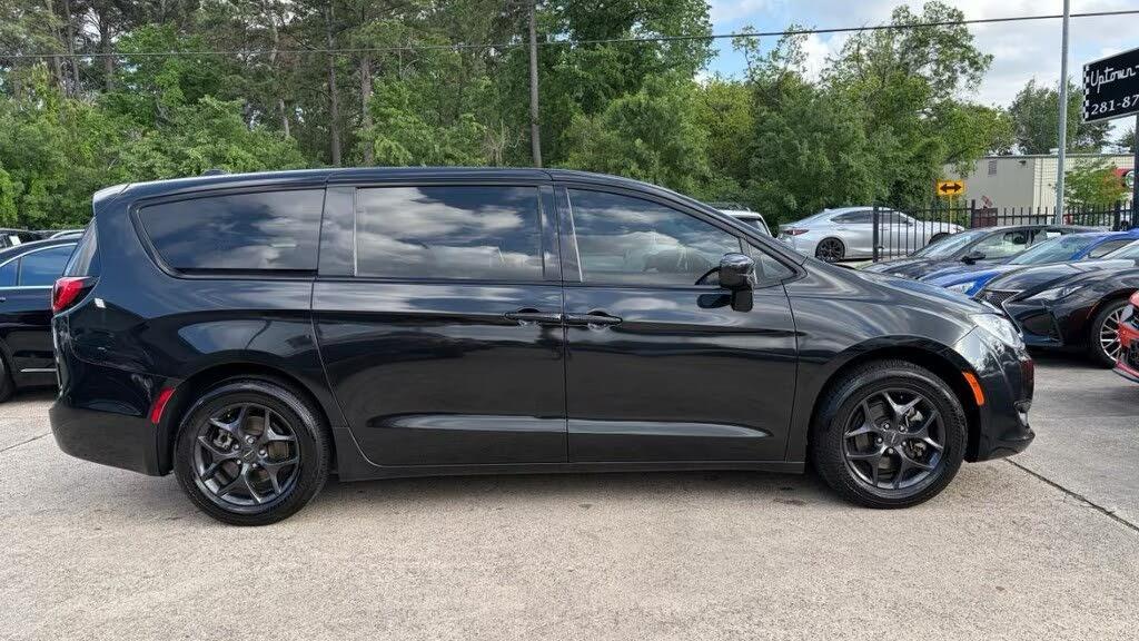 Chrysler Pacifica 2018 in Humble, TX