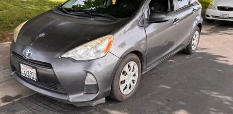 Toyota Prius c 2014
