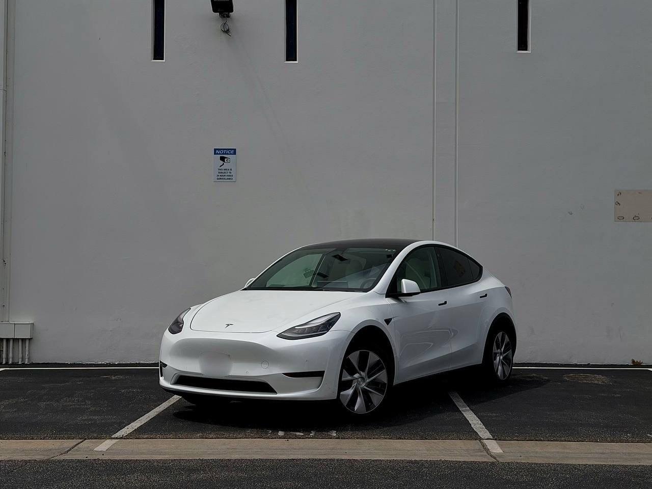 Tesla Model Y 2021 in 