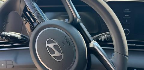 Hyundai Elantra 2025