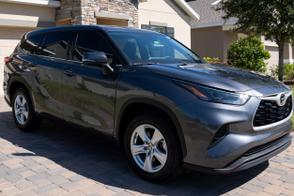 Toyota Highlander car