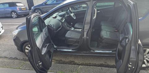 Vauxhall Meriva 2015