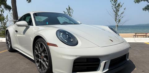 Porsche 911 2025
