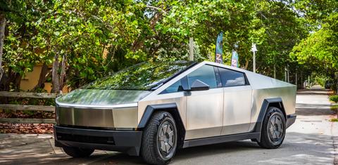 Tesla Cybertruck 2025
