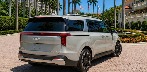 Kia Carnival Hybrid 2025