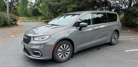 Chrysler Pacifica 2023