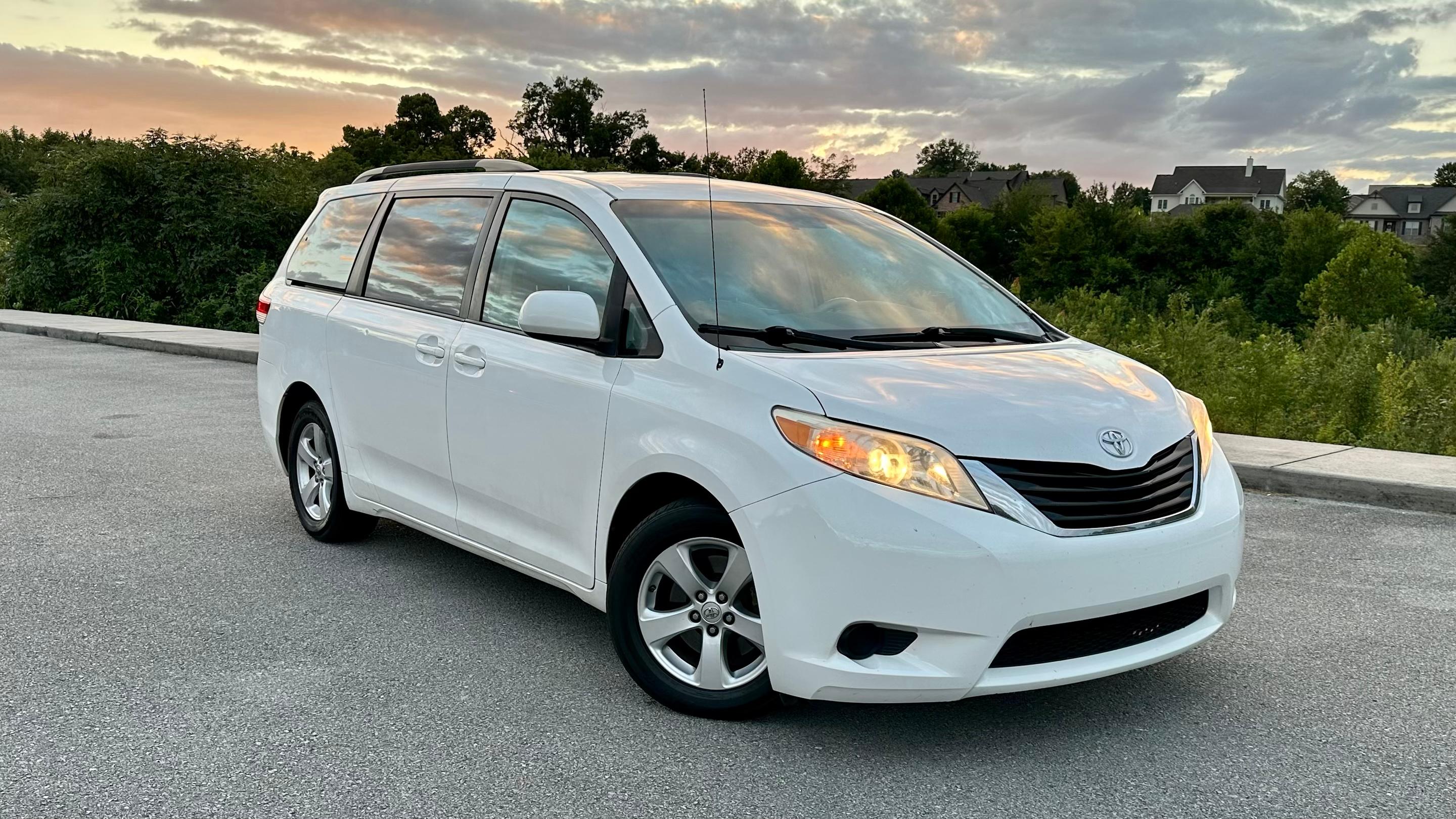 Toyota Sienna 2011 in Alcoa, TN