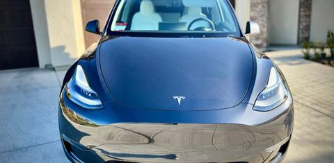 Tesla Model Y 2024