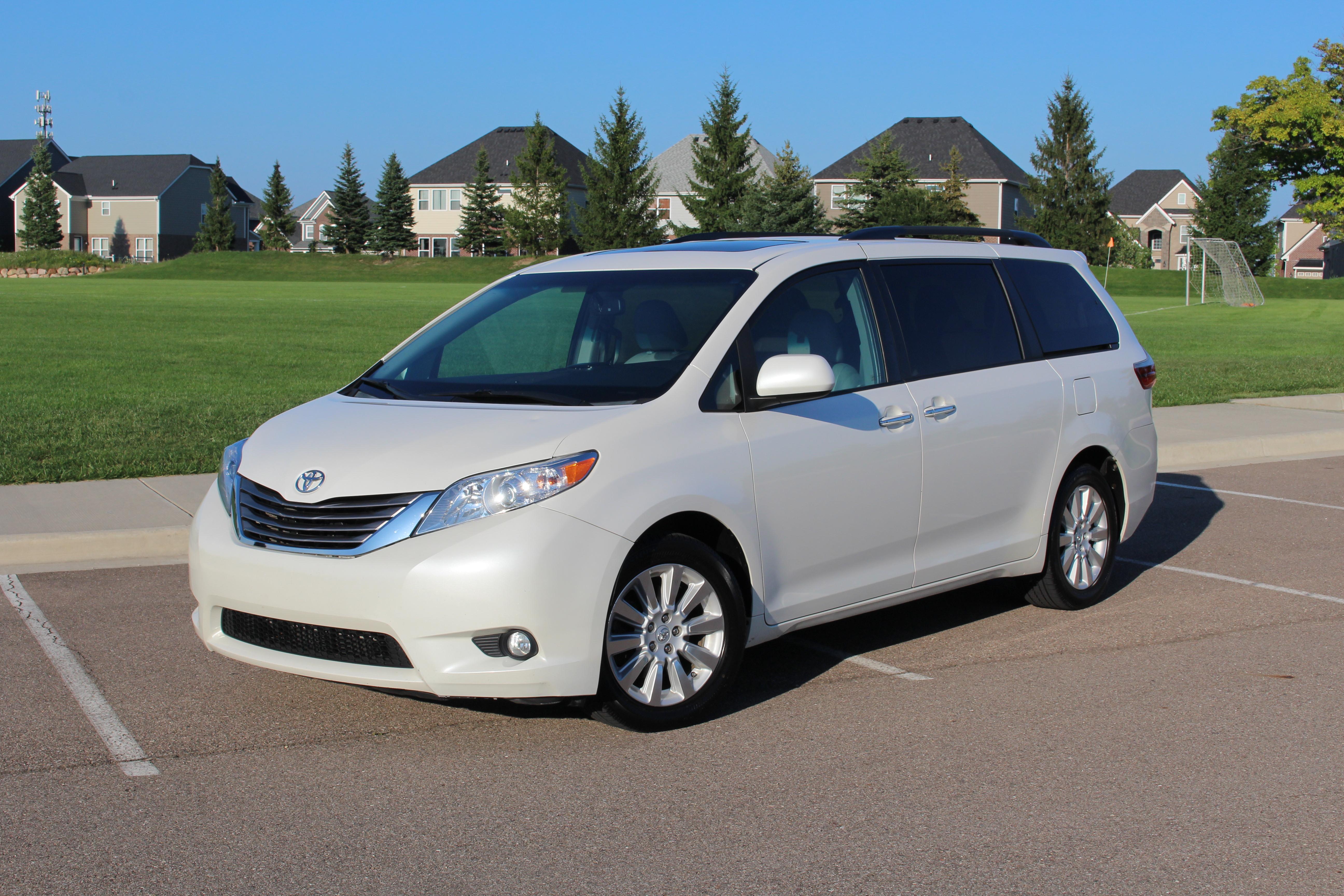 Toyota Sienna 2015 in Township of Northville, MI