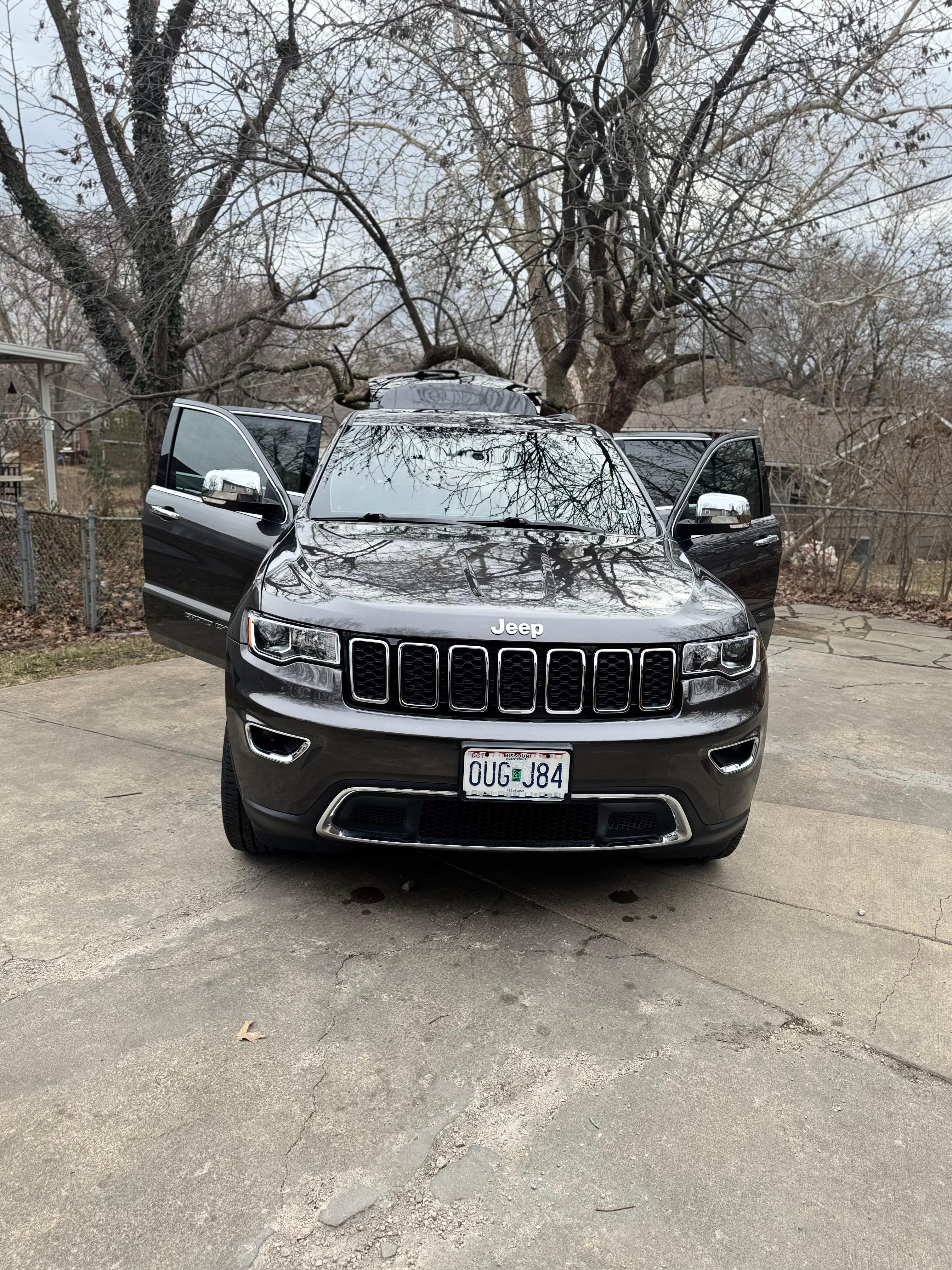 Jeep Grand Cherokee 2021 in Overland Park, KS
