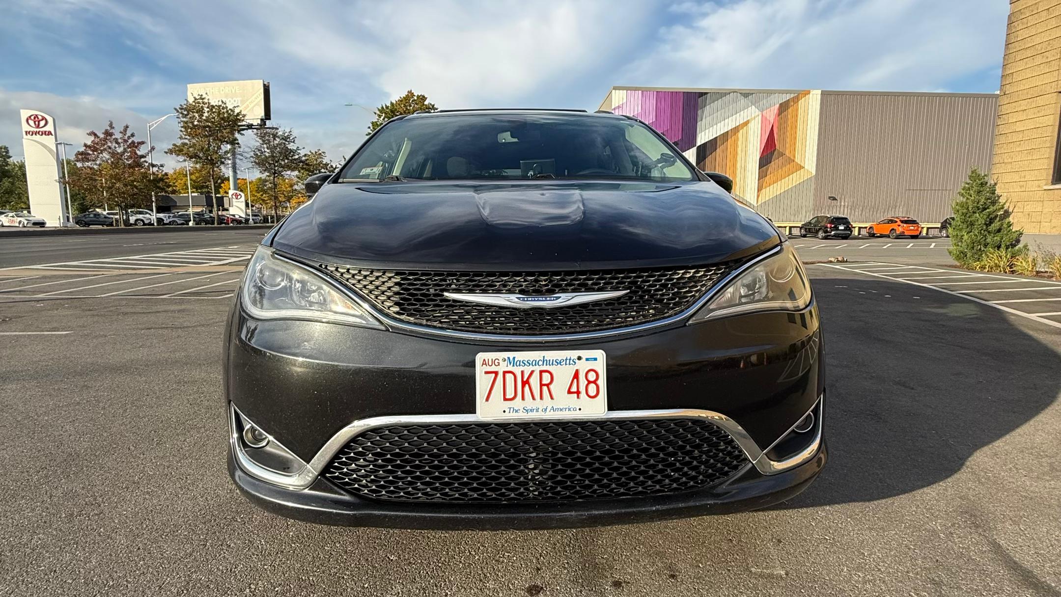 Chrysler Pacifica 2020 in Lynn, MA