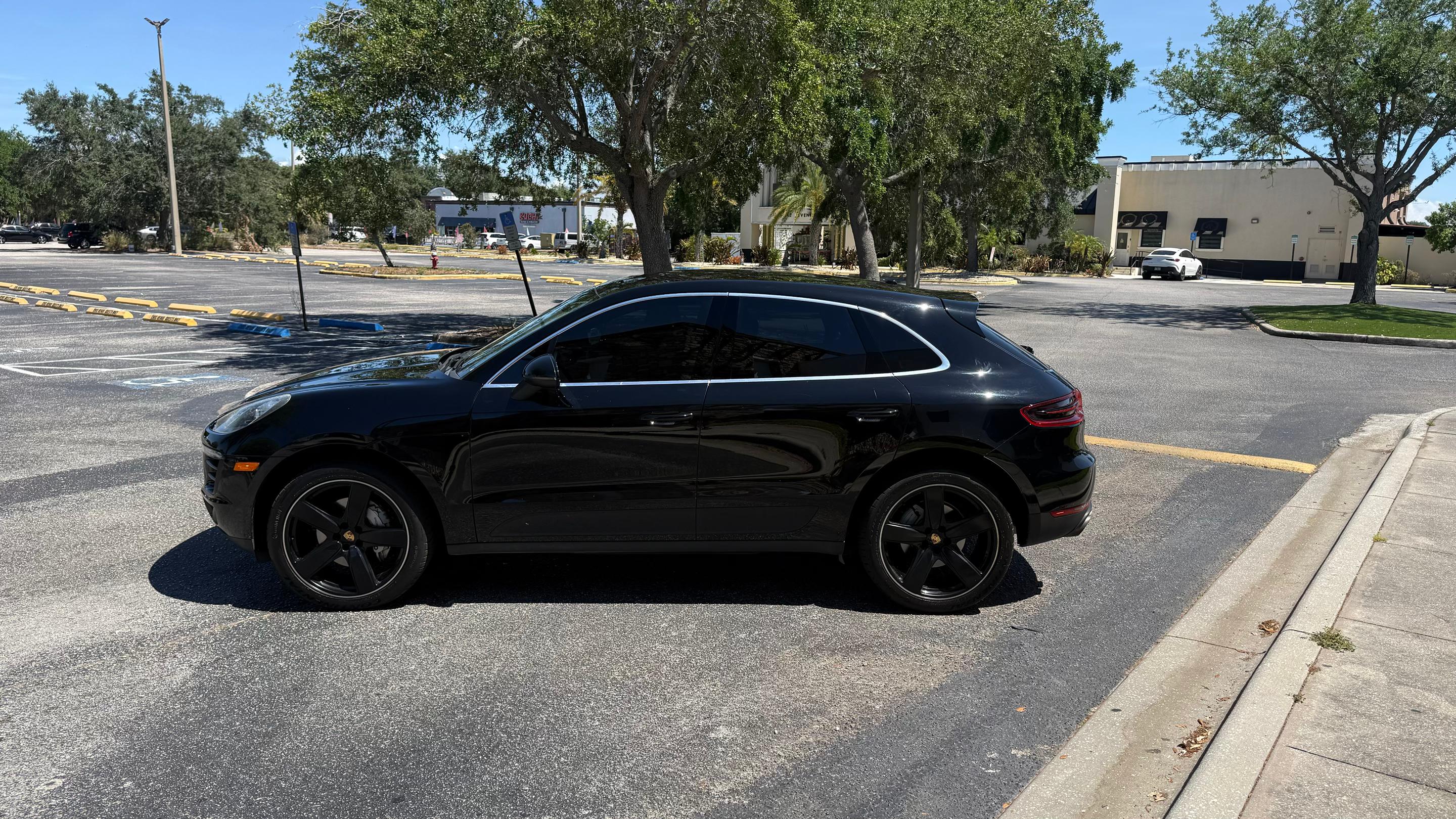 Porsche Macan 2017 in Tampa, FL