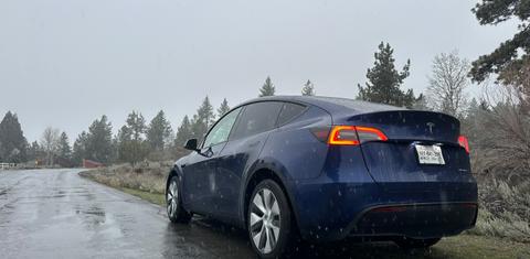 Tesla Model Y 2024