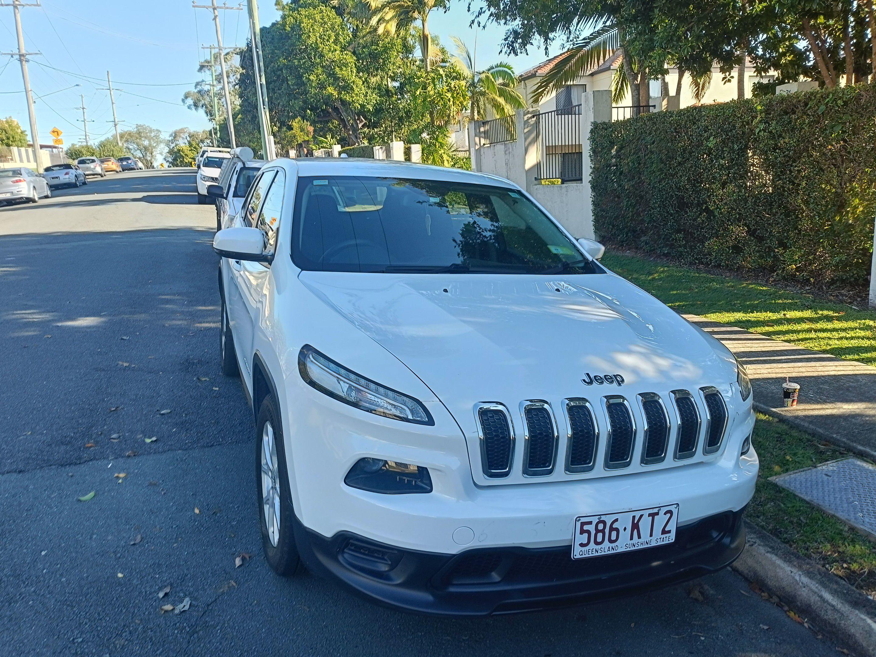 Jeep CHEROKEE 2014 in Coombabah