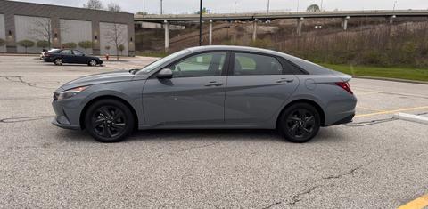 Hyundai Elantra 2022