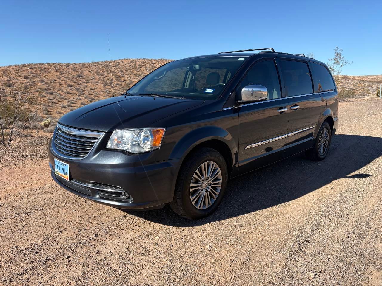 Chrysler Town & Country 2014 in 
