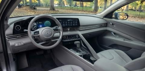 Hyundai Elantra 2024