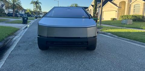 Tesla Cybertruck 2025