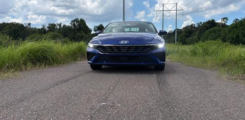 Hyundai Elantra 2025