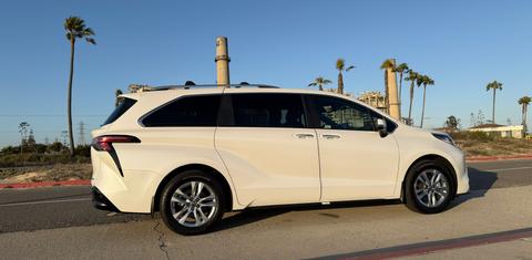 Toyota Sienna 2025