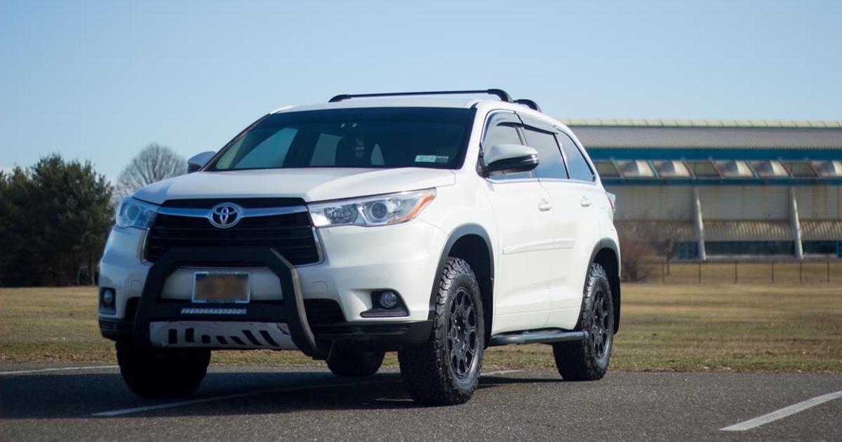 Toyota Highlander 2016 rental in Westbury, NY by Reliable W. Turo